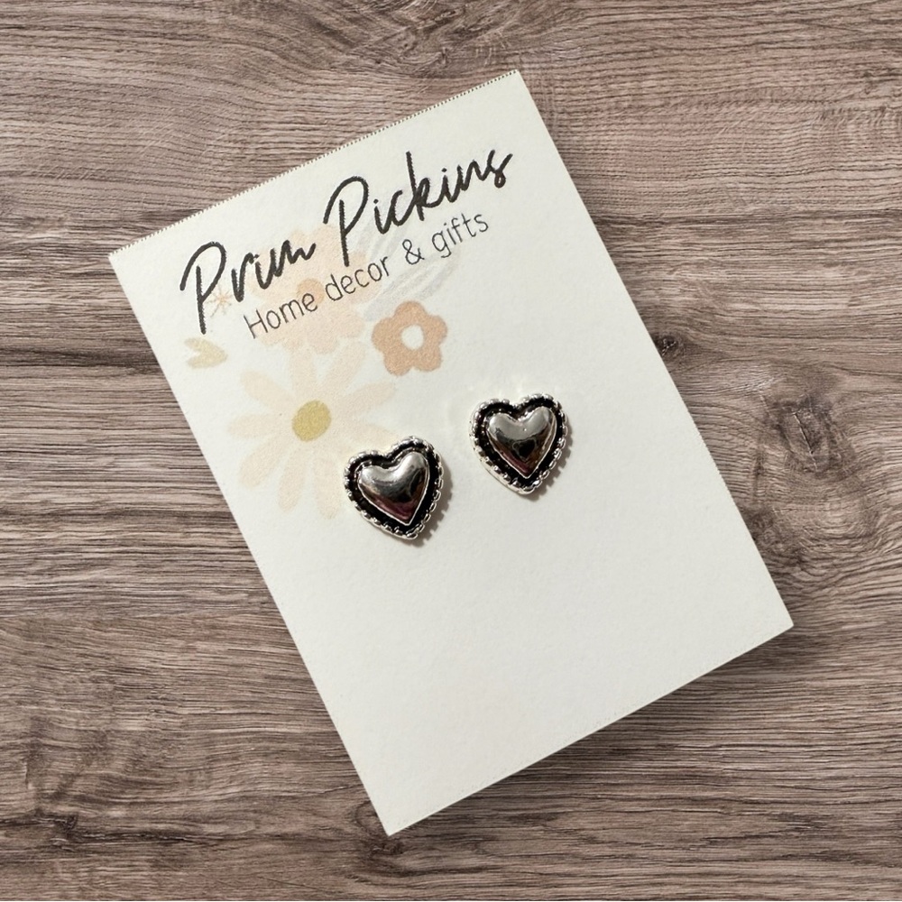 ⭐️ 2/$20 earring sets ⭐️  Silver Heart Stud Earrings